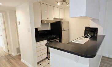5700 Etiwanda Ave in Los Angeles, CA - Building Photo - Building Photo