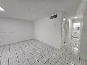 1719 Wiley St in Hollywood, FL - Building Photo - Building Photo