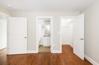 127 N 4th St, Unit 101 in Philadelphia, PA - Foto de edificio - Building Photo