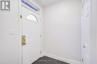 237 Ontario St in Toronto, ON - Building Photo - Building Photo