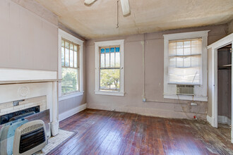 216 Greene St in Augusta, GA - Building Photo - Interior Photo