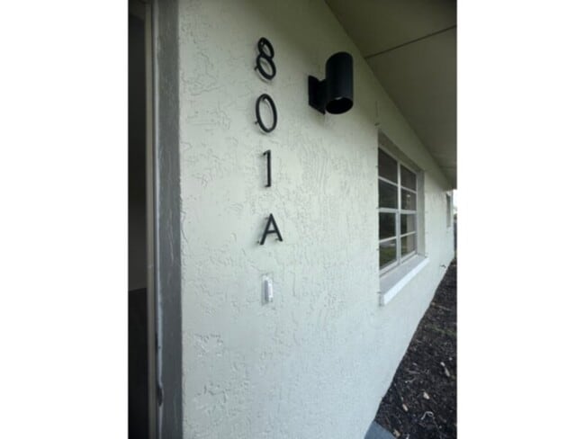 property at 801 SE 8th Pl
