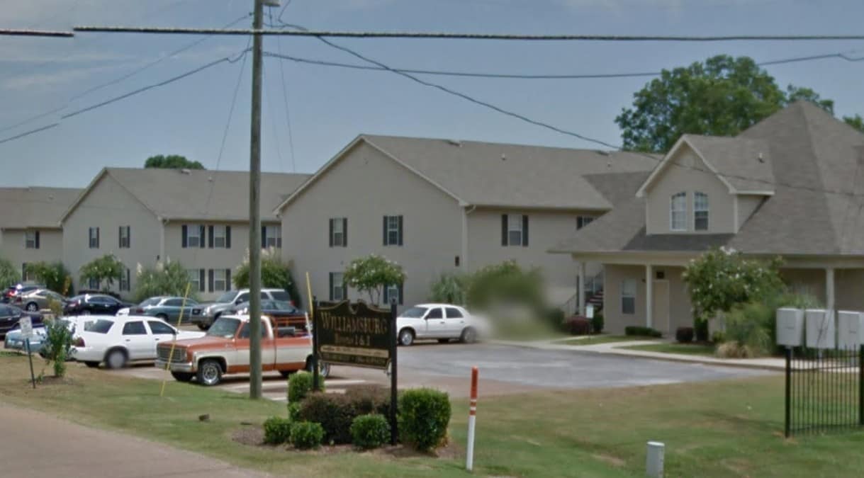 Williamsburg Estates I & II in Greenwood, MS - Foto de edificio