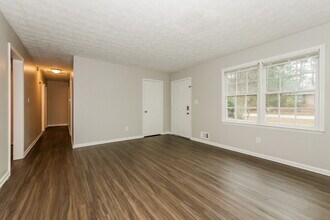 71 Inverness Dr in Jonesboro, GA - Building Photo - Building Photo