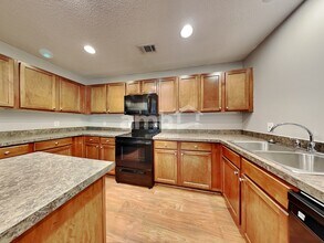 240 Tigers Paw Dr in Pooler, GA - Building Photo - Building Photo