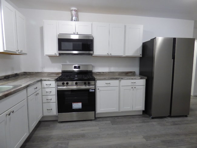 6 W Eads Ave in Orange, TX - Building Photo - Building Photo