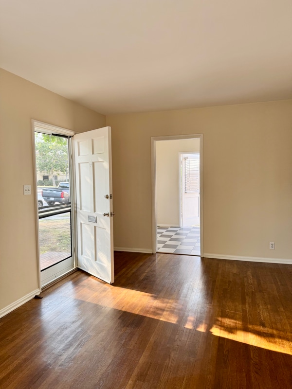 5052 Colfax Ave in Los Angeles, CA - Building Photo - Building Photo