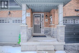 34 Magdalene Cres in Brampton, ON - Building Photo - Building Photo