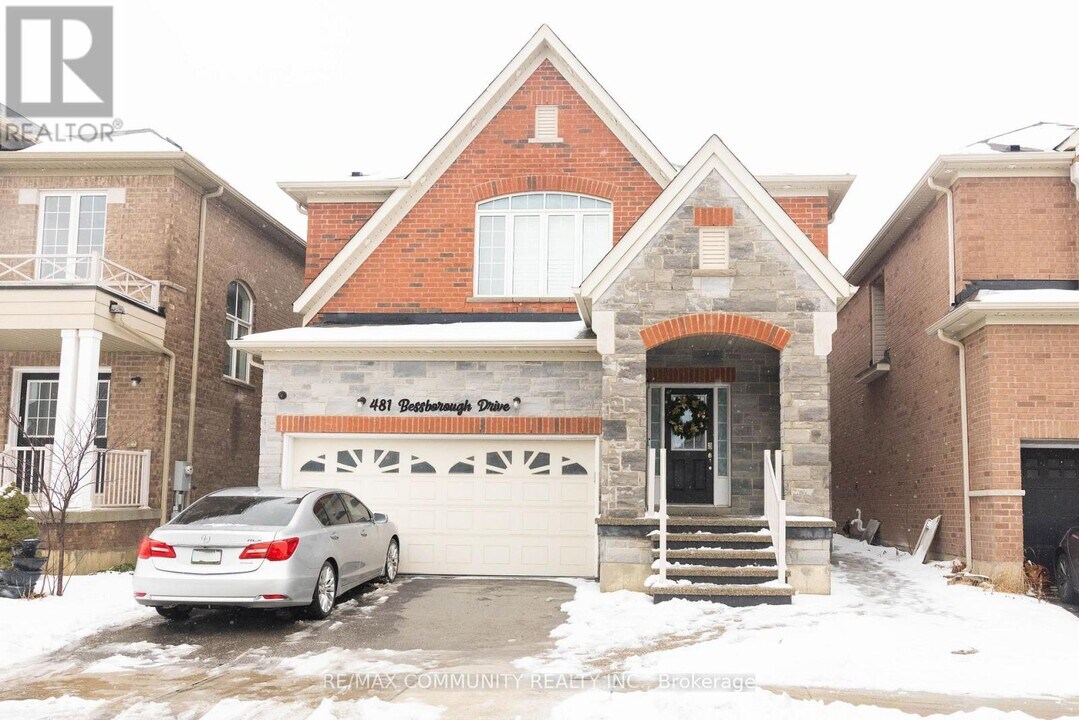 481 Bessborough Dr in Milton, ON - Building Photo