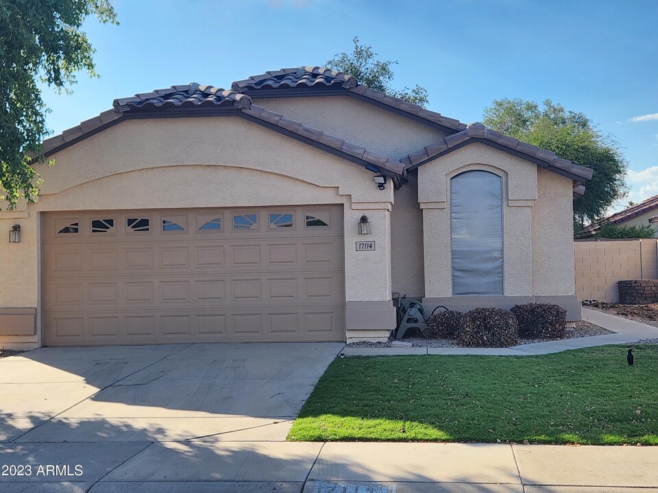 17114 N Eureka Trail in Surprise, AZ - Building Photo