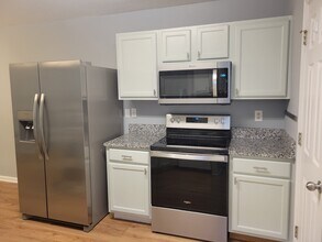 2266 Charleston Pointe SE in Atlanta, GA - Building Photo - Building Photo