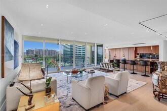 430 Grand Bay Dr, Unit 608 in Key Biscayne, FL - Building Photo - Building Photo