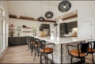 506 Beauchamp Rd in Dripping Springs, TX - Building Photo - Building Photo