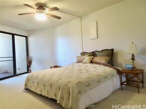 555 Hahaione St in Honolulu, HI - Building Photo - Building Photo