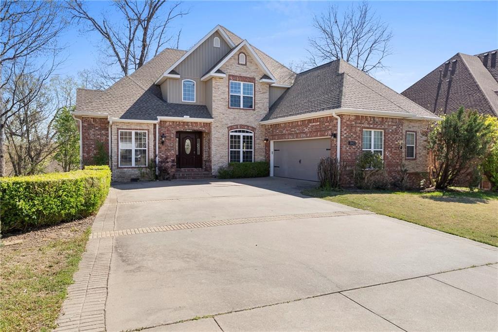 3902 NE Cadbury Ave in Bentonville, AR - Building Photo