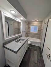 8381 5th St NE in Minneapolis, MN - Building Photo - Building Photo