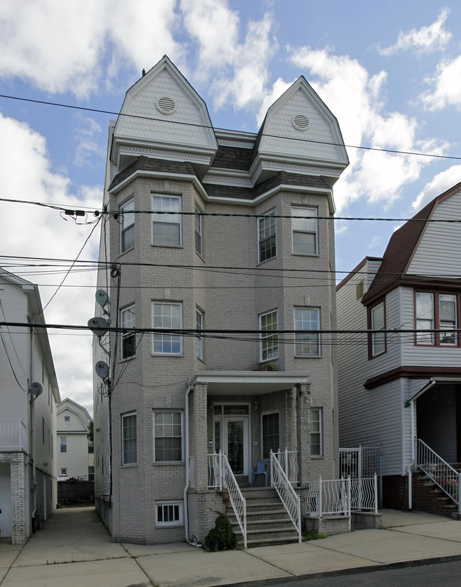 226 Linden Ave in Jersey City, NJ - Building Photo - Building Photo