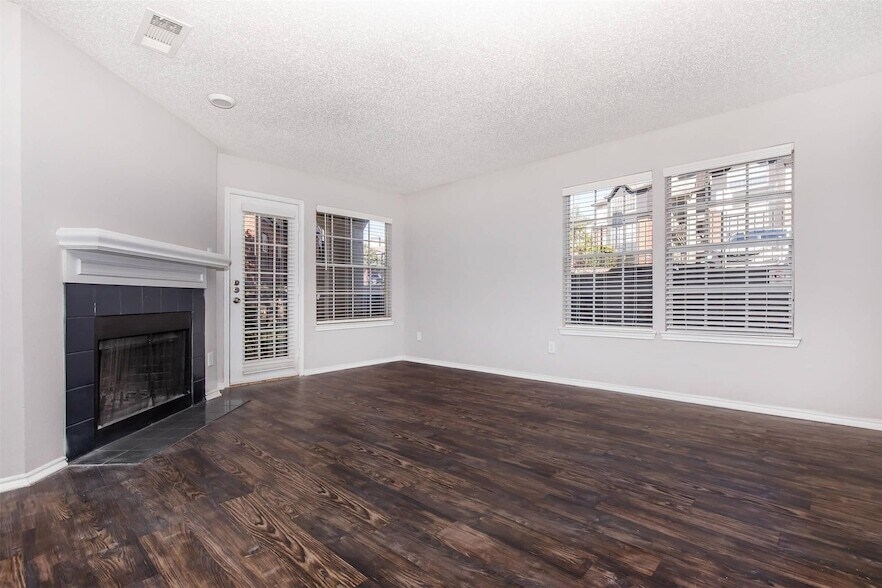 8301 Boat Club Rd, Unit 1217 in Fort Worth, TX - Building Photo
