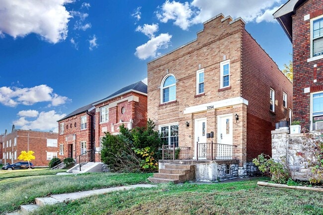 3754 Dunnica Ave in St. Louis, MO - Building Photo - Building Photo