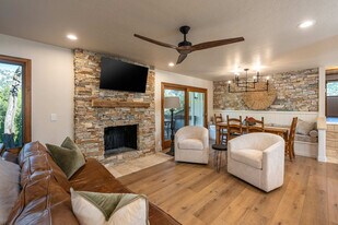 43620 Washburn Dr in Three Rivers, CA - Building Photo