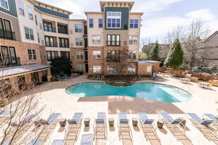 Westmount at Ashwood in Atlanta, GA - Building Photo
