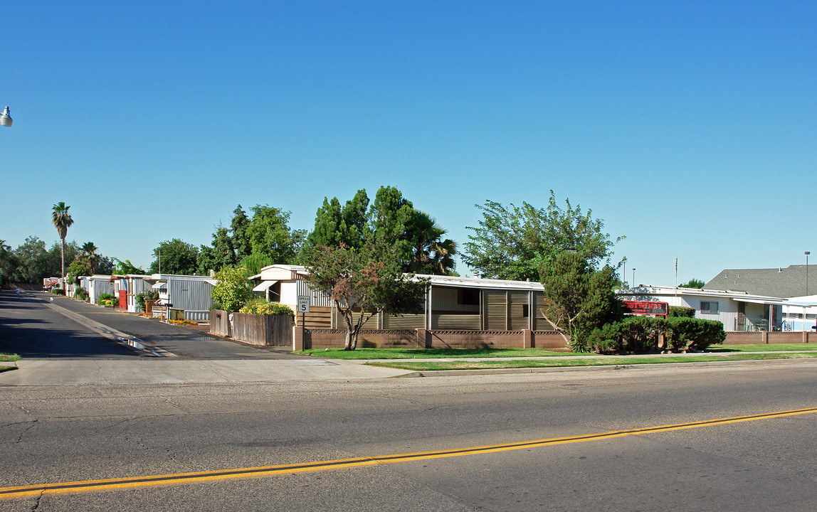 Westwinds Mobile Home Park in Fresno, CA - Building Photo