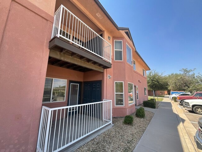 Vista Montana in Las Cruces, NM - Foto de edificio - Building Photo