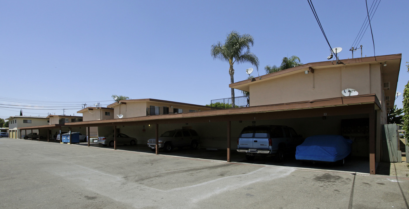 The Palms Apartments in Anaheim, CA - Building Photo