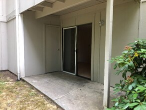 3206 Pine Rd NE in Bremerton, WA - Foto de edificio - Building Photo