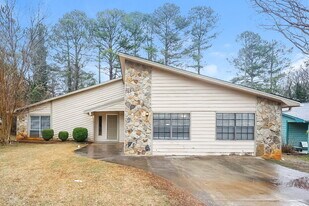 8866 Wellston Ct in Jonesboro, GA - Building Photo