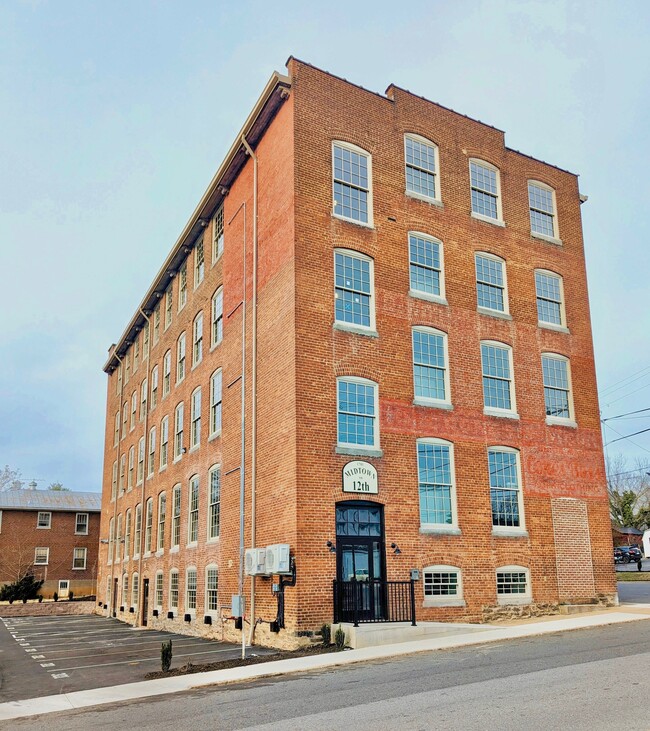 Midtown on 12th in Lynchburg, VA - Foto de edificio - Building Photo