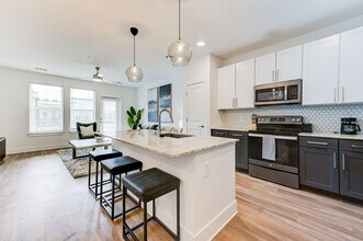 975 Memorial Dr SE in Atlanta, GA - Building Photo - Building Photo