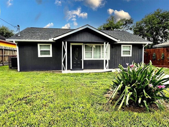 8406 Grandview St in Houston, TX - Building Photo - Building Photo