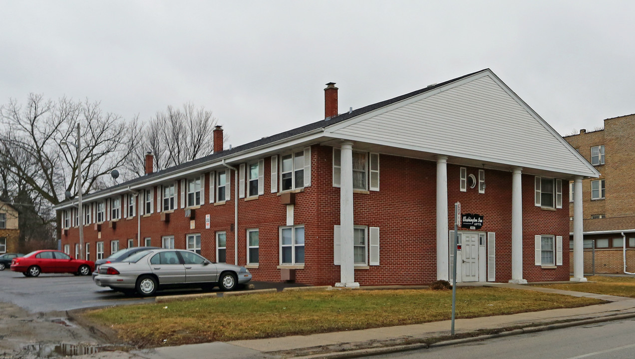 1915 Washington Ave in Racine, WI - Building Photo