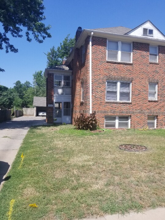 935 N Nims Ave-Unit -4 in Wichita, KS - Foto de edificio