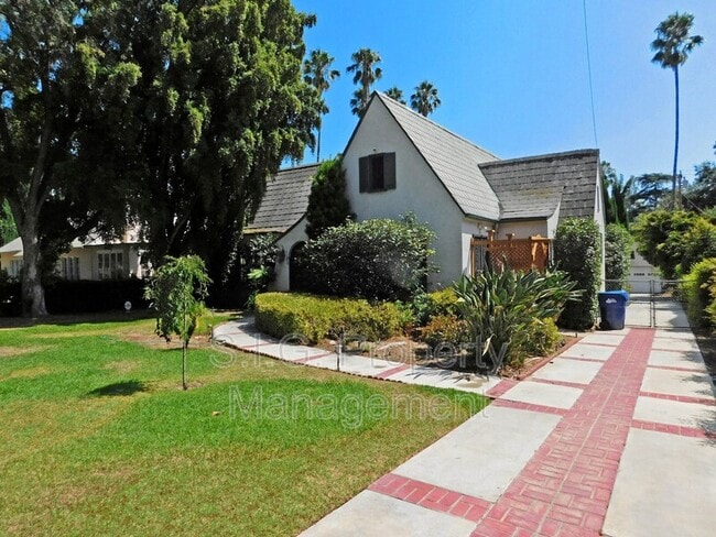 property at 1186 New York Dr