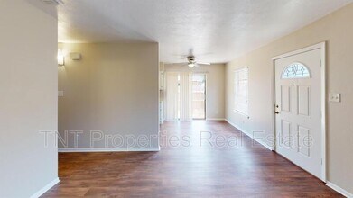 2805 Sprucewood St in Bryan, TX - Building Photo - Building Photo