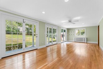 41 Willow St in Wellesley, MA - Building Photo - Building Photo