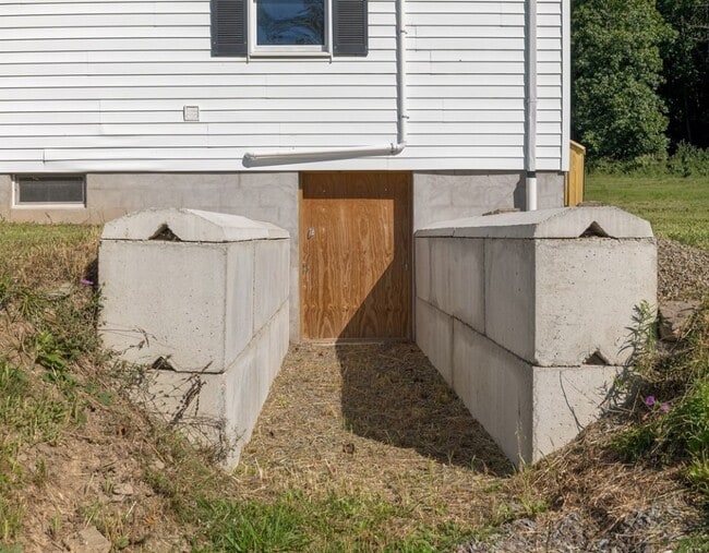 property at 20 Mutton Hill Rd