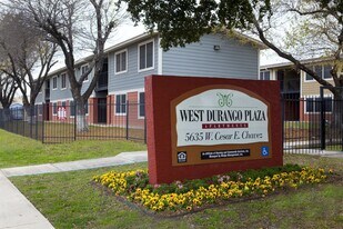 5635 W César E Chávez Blvd in San Antonio, TX - Building Photo