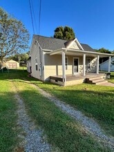 1013 E 3rd N St in Morristown, TN - Building Photo - Building Photo