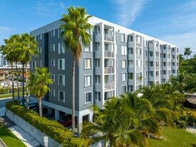 Aragon Plaza Condominiums in Miami, FL - Building Photo