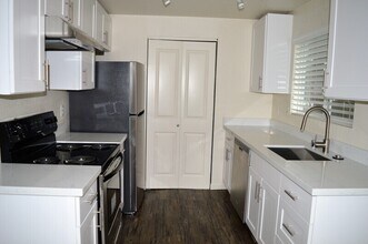 9724 6th Ave NW in Seattle, WA - Building Photo - Building Photo