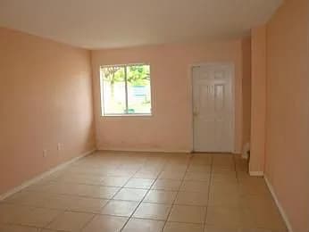 17106 SW 138th Ct in Miami, FL - Foto de edificio - Building Photo