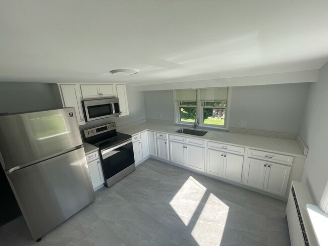 24 Tulip Ln in Fleetwood, PA - Building Photo - Building Photo