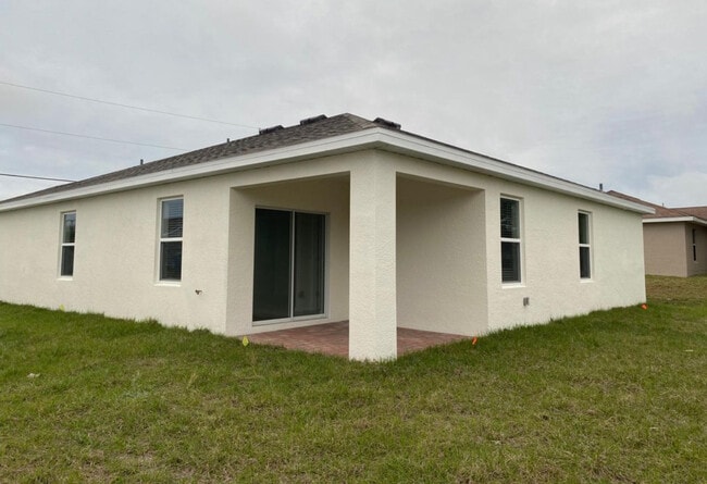 1207 SW Embers Ter in Cape Coral, FL - Building Photo - Building Photo