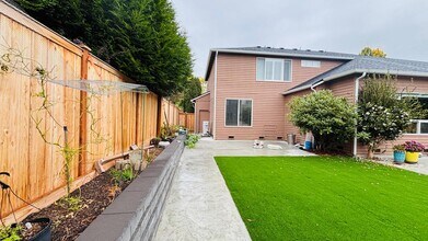 3616 209th St SE in Bothell, WA - Building Photo - Building Photo