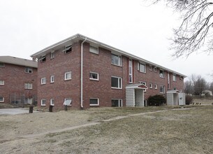 Silverado Apartments in Omaha, NE - Building Photo - Building Photo