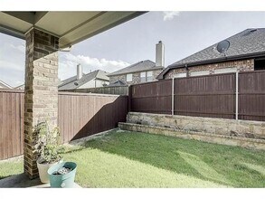 212 Chester Dr in Lewisville, TX - Building Photo - Building Photo
