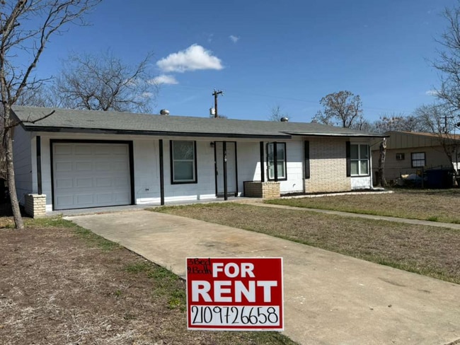 339 Brettonwood Dr in San Antonio, TX - Building Photo - Building Photo